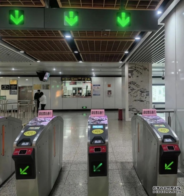 今日13时西安地铁主要线路进入晚高峰运营模式